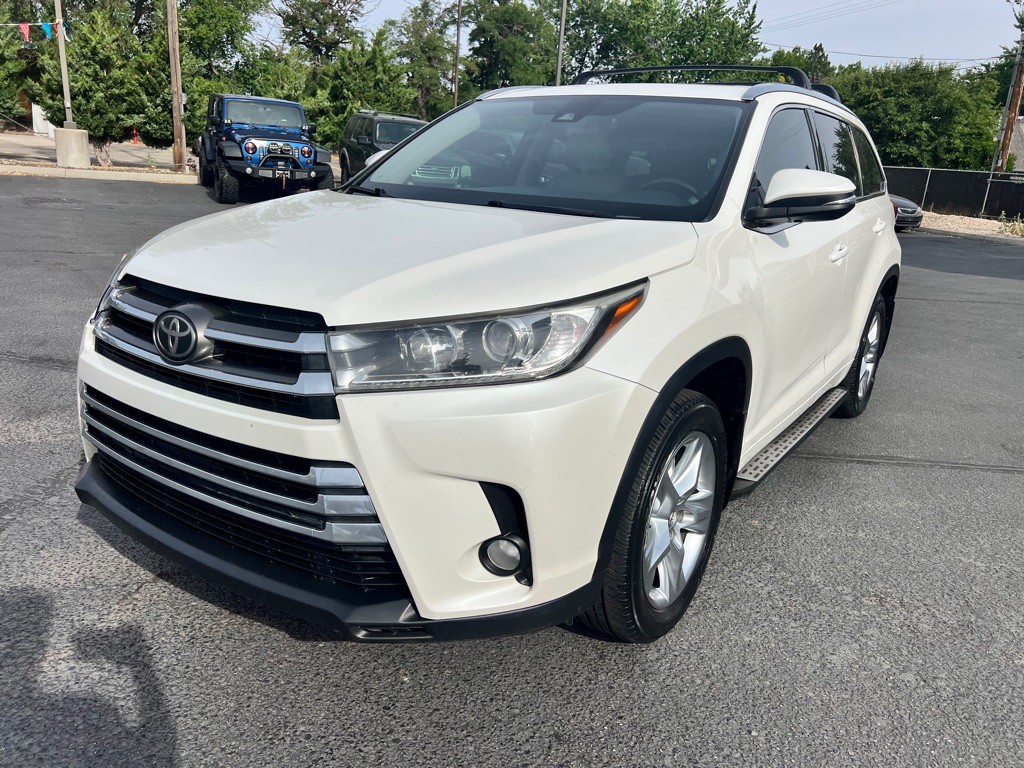 2017 Toyota Highlander Image 3