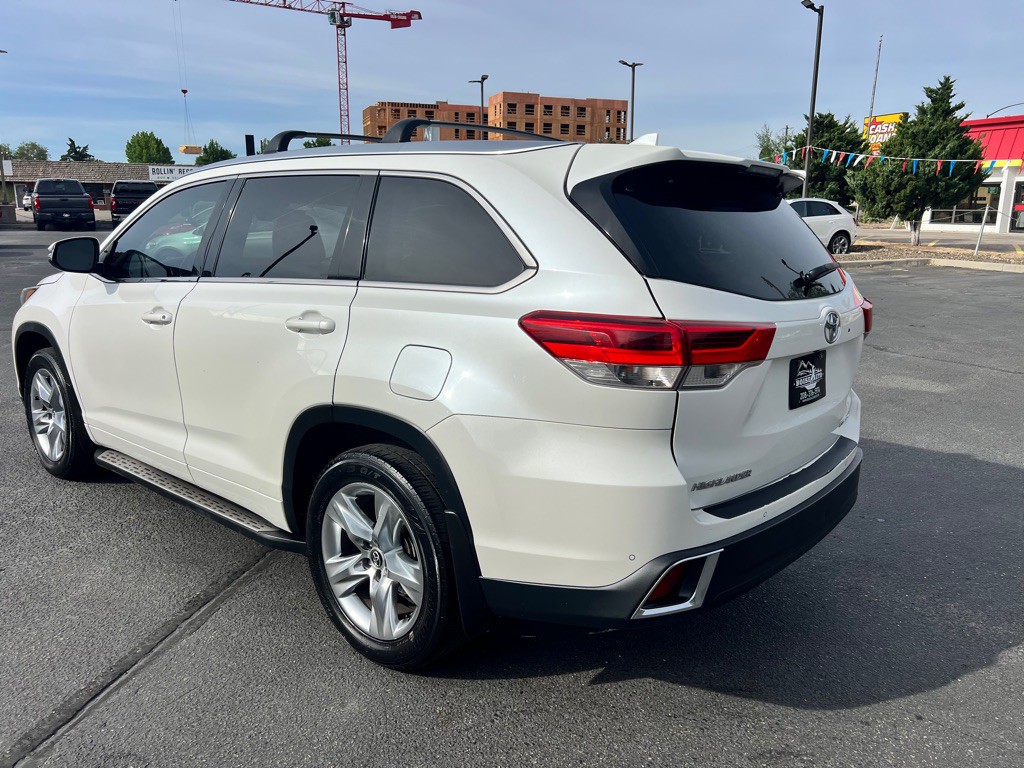 2017 Toyota Highlander Image 5
