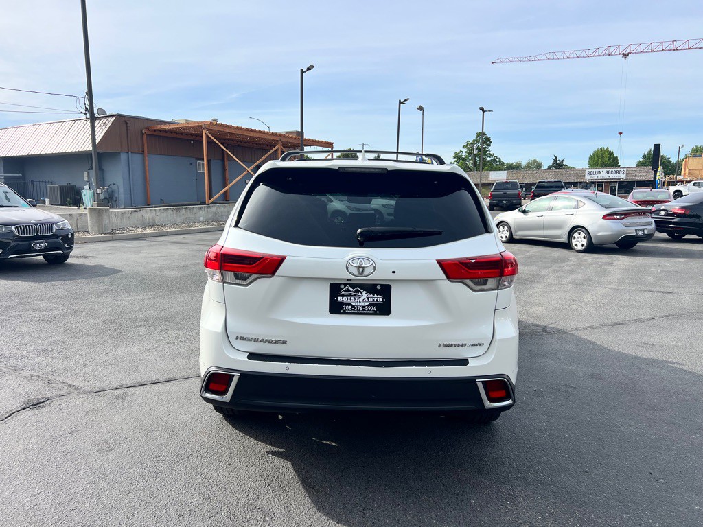 2017 Toyota Highlander Image 6