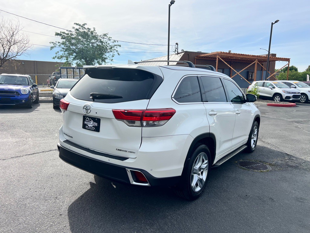 2017 Toyota Highlander Image 7