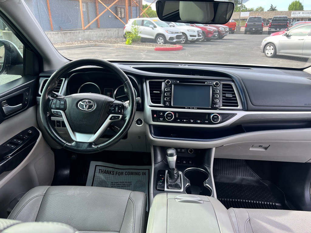 2017 Toyota Highlander Image 11