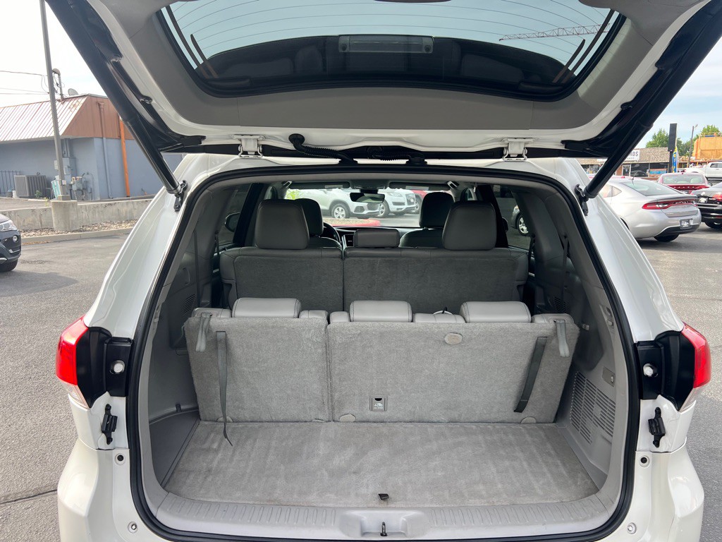2017 Toyota Highlander Image 13