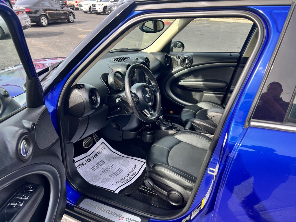 2016 MINI Cooper Image 13