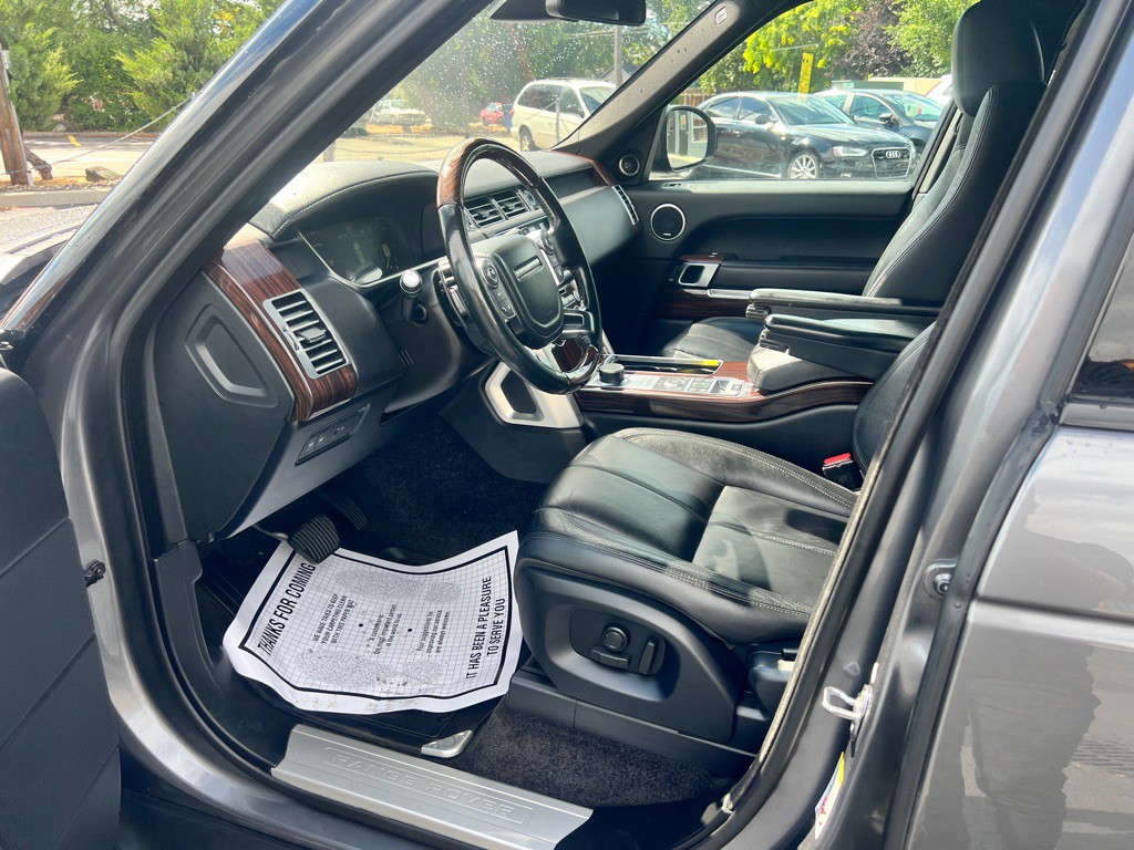 2016 Land Rover Range Rover Image 17