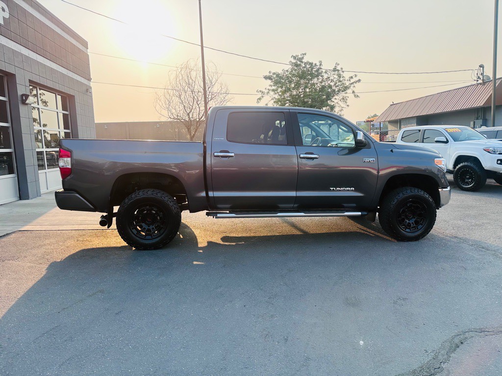 2015 Toyota Tundra Image 8