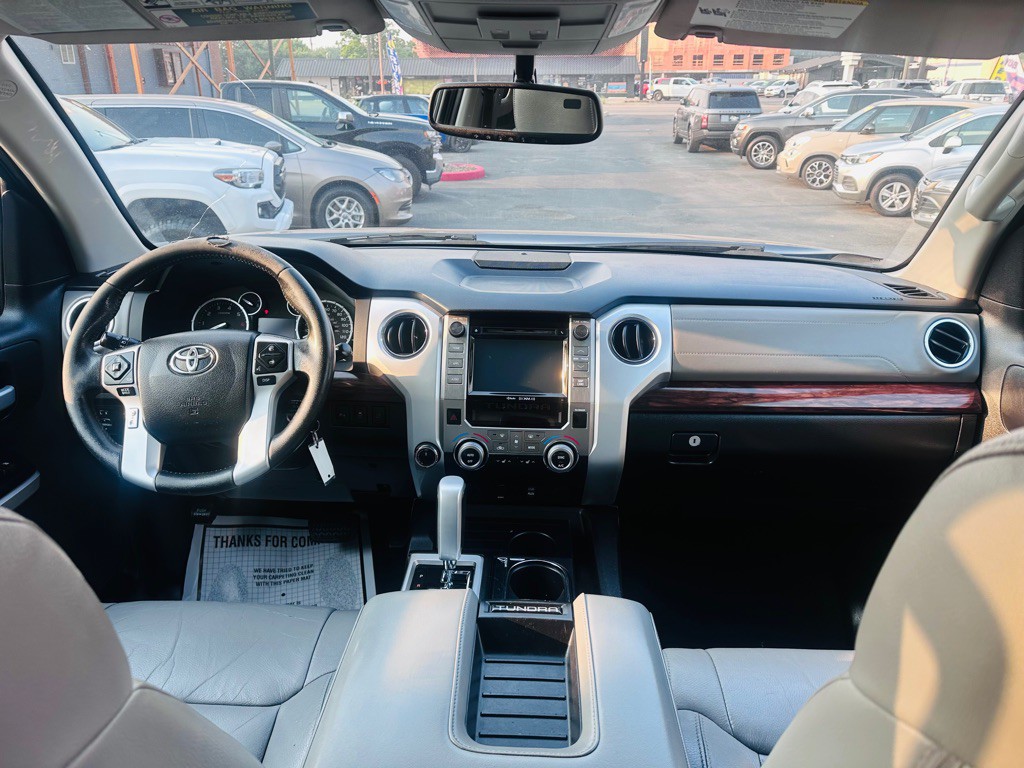 2015 Toyota Tundra Image 10