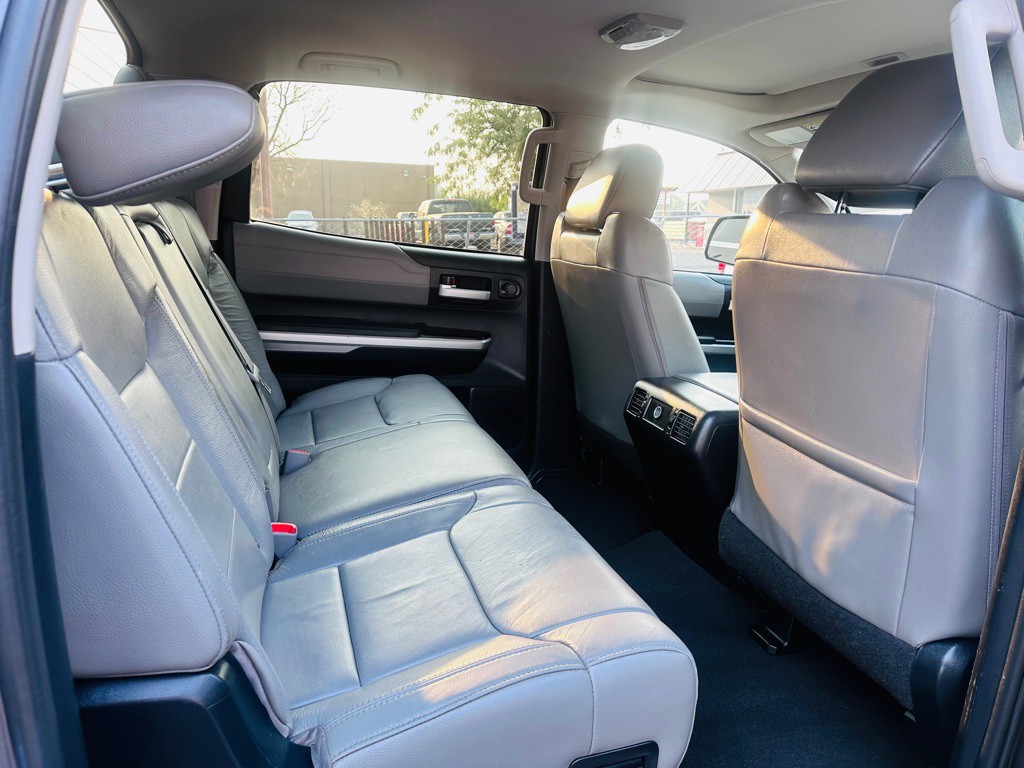 2015 Toyota Tundra Image 16