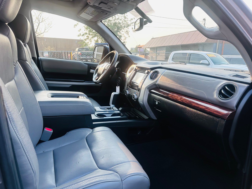 2015 Toyota Tundra Image 19