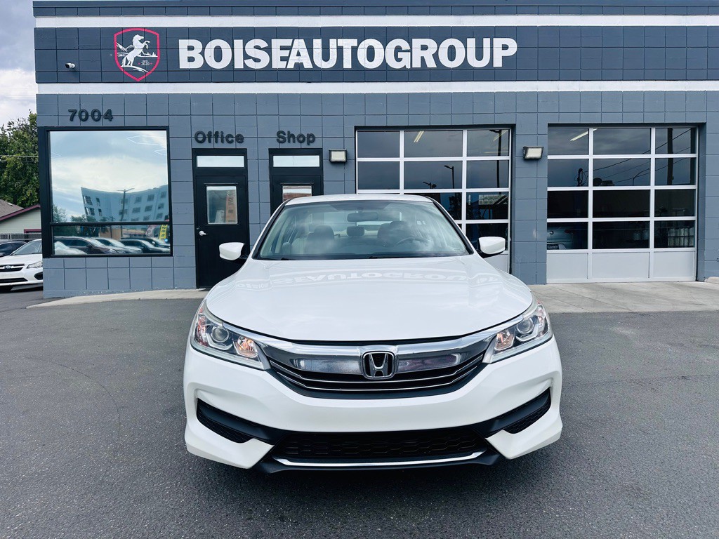 2017 Honda Accord Image 2