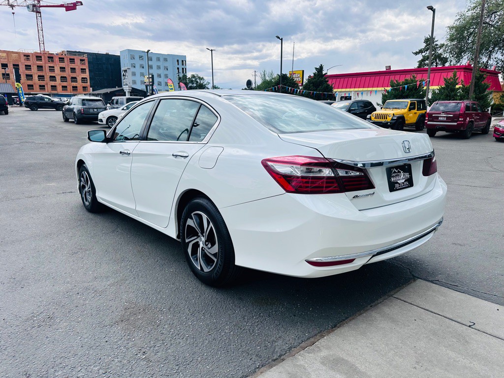 2017 Honda Accord Image 5
