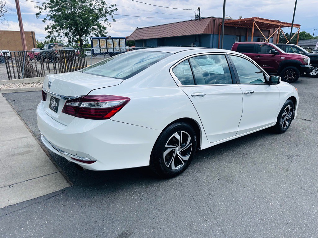 2017 Honda Accord Image 7