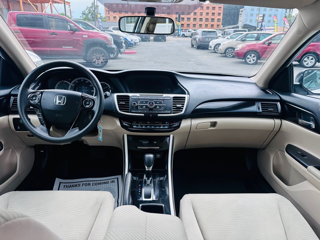 2017 Honda Accord Image 9