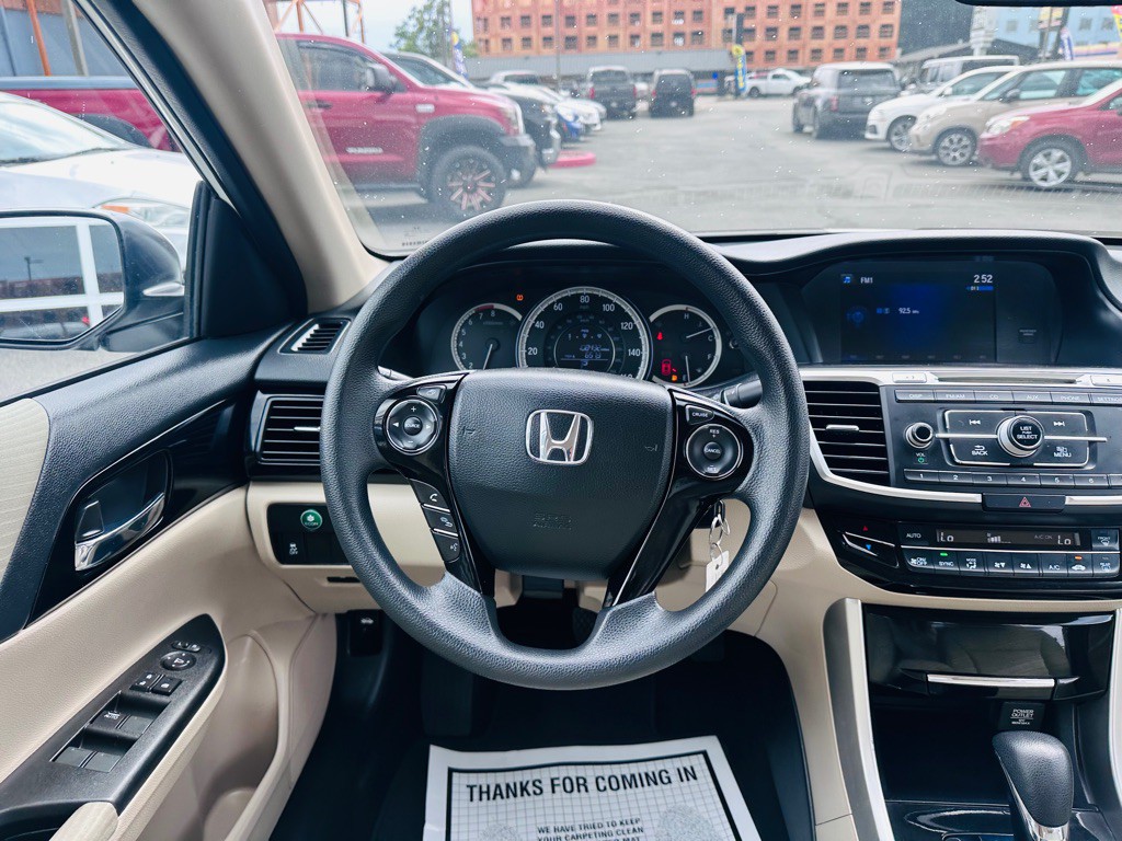 2017 Honda Accord Image 11