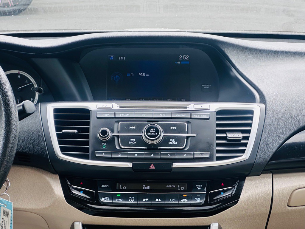 2017 Honda Accord Image 12