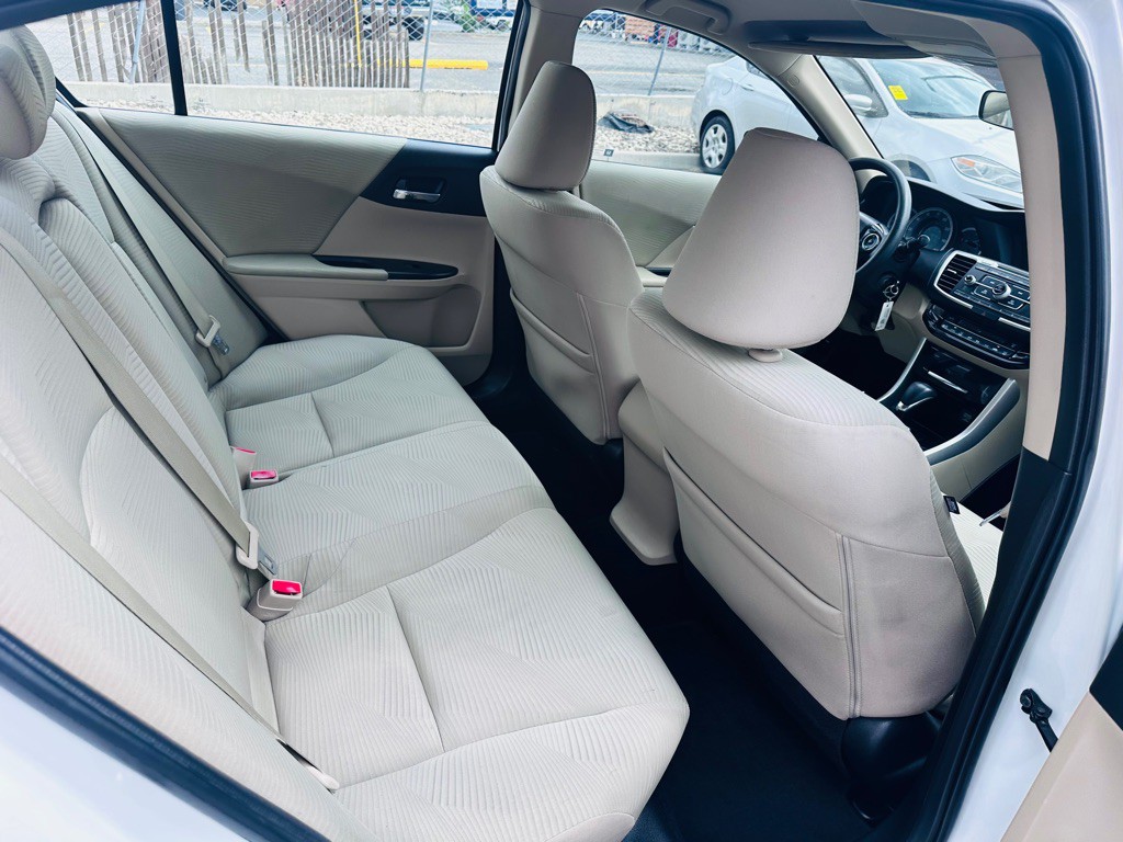 2017 Honda Accord Image 17