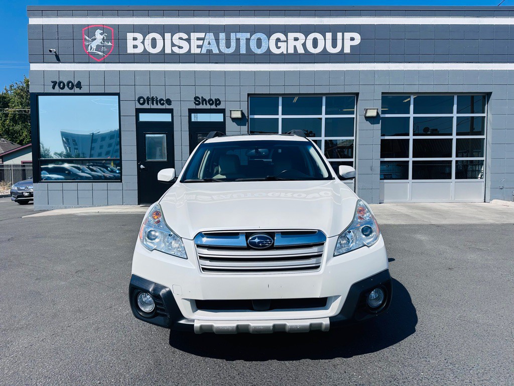 2014 Subaru Outback Image 2