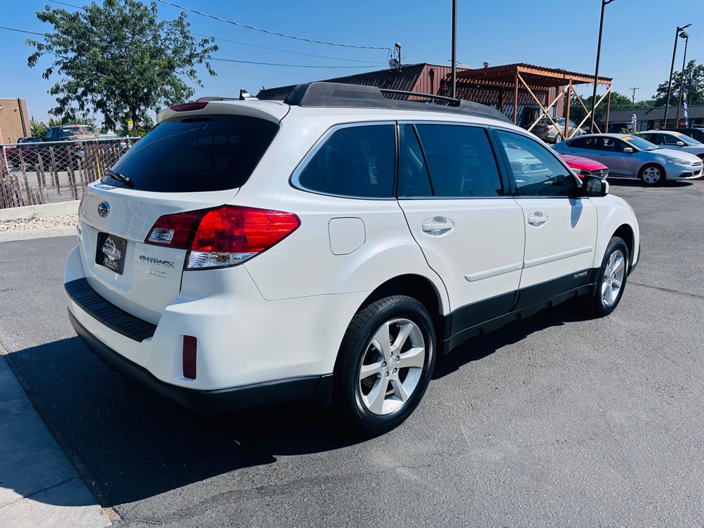 2014 Subaru Outback Image 7