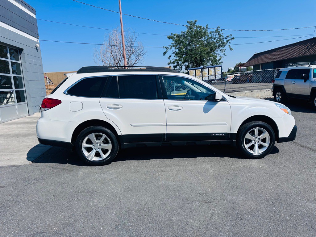 2014 Subaru Outback Image 8