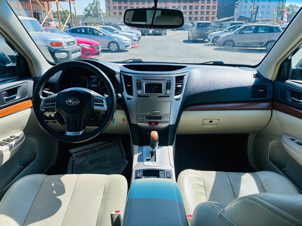 2014 Subaru Outback Image 9