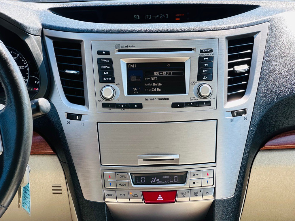 2014 Subaru Outback Image 12