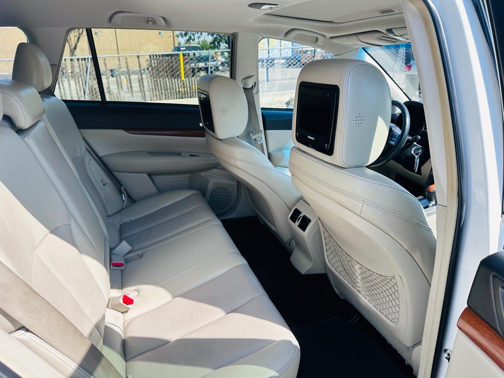 2014 Subaru Outback Image 18