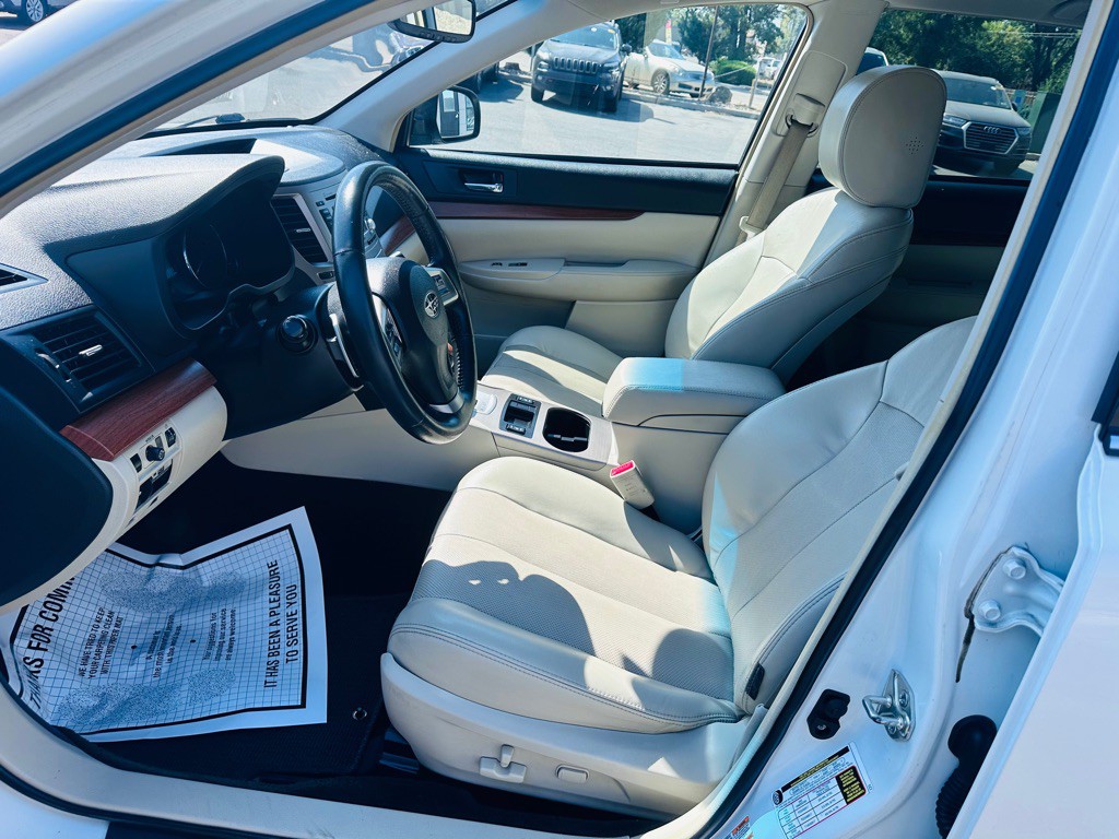 2014 Subaru Outback Image 21