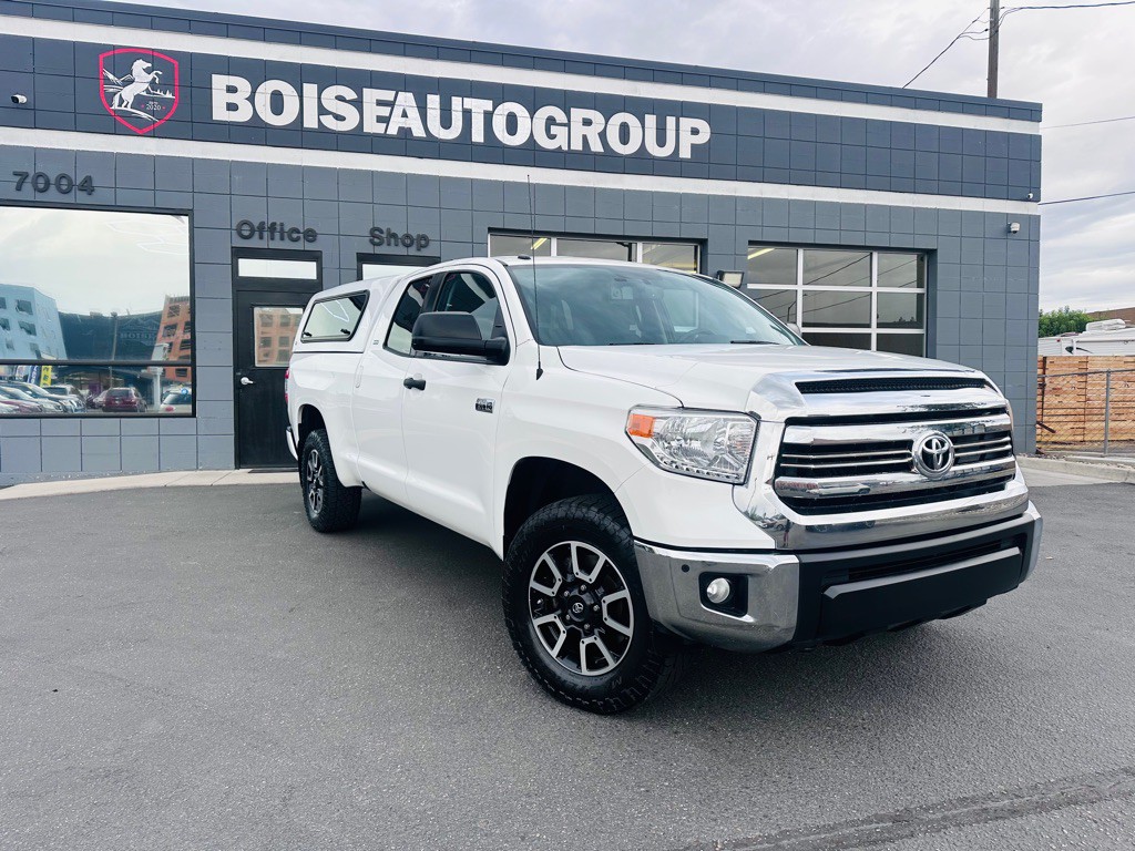 2017 Toyota Tundra Image 1