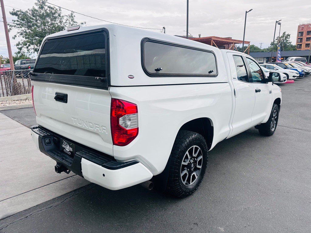 2017 Toyota Tundra Image 7