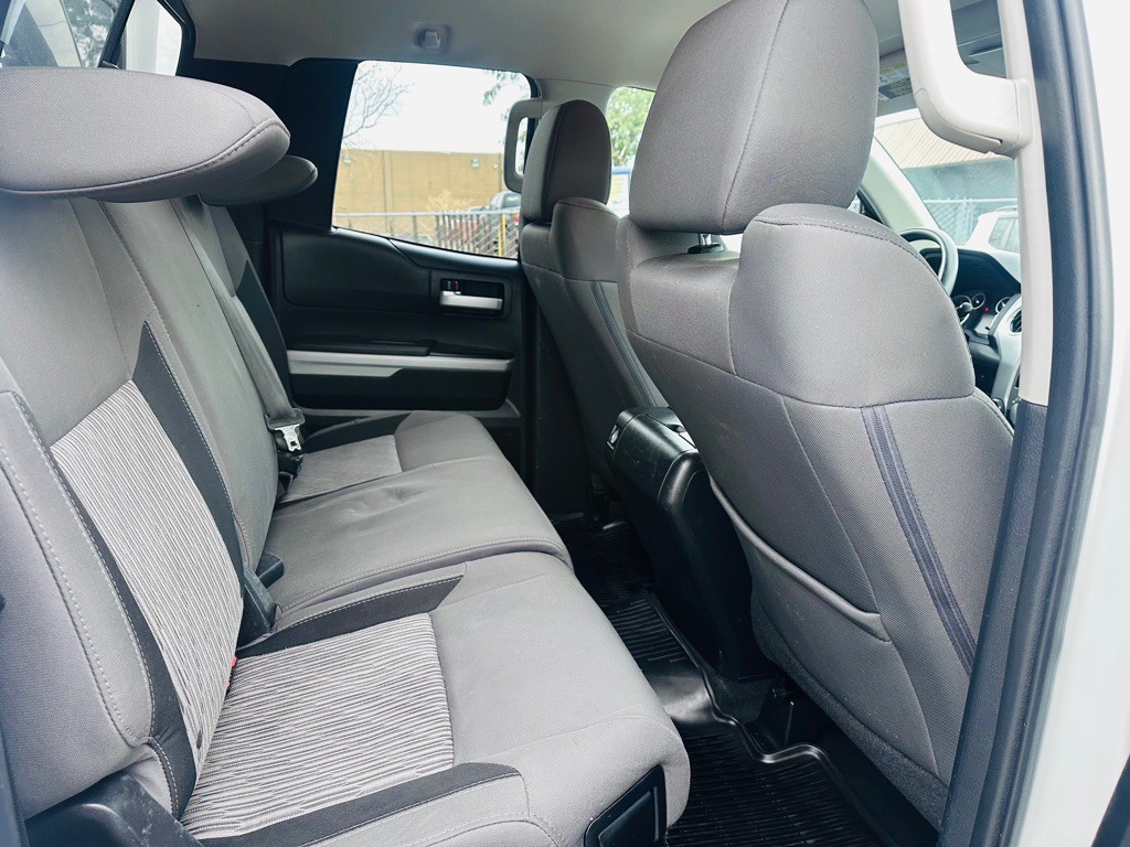 2017 Toyota Tundra Image 17