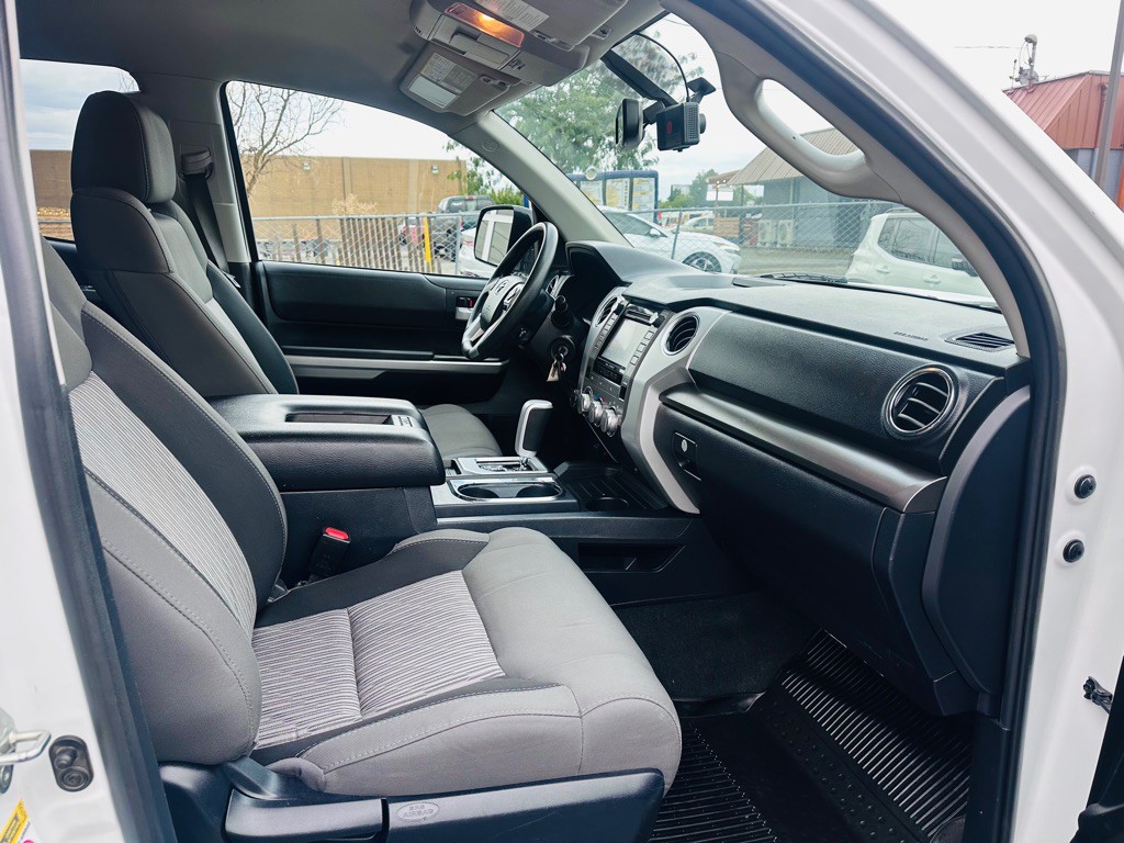 2017 Toyota Tundra Image 18