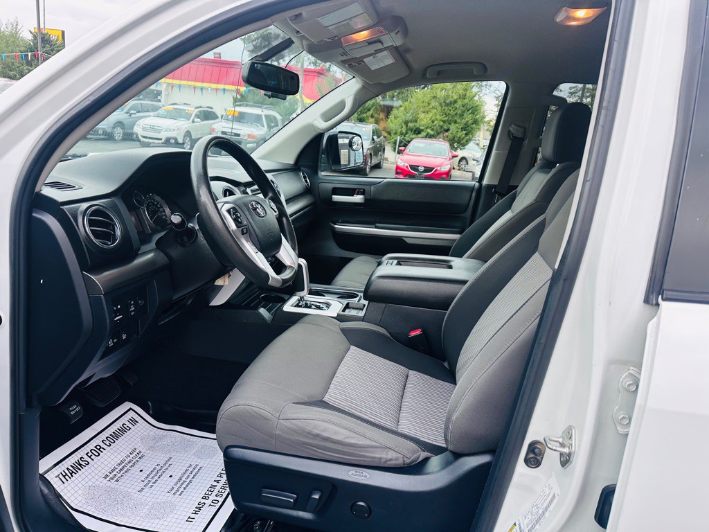 2017 Toyota Tundra Image 19