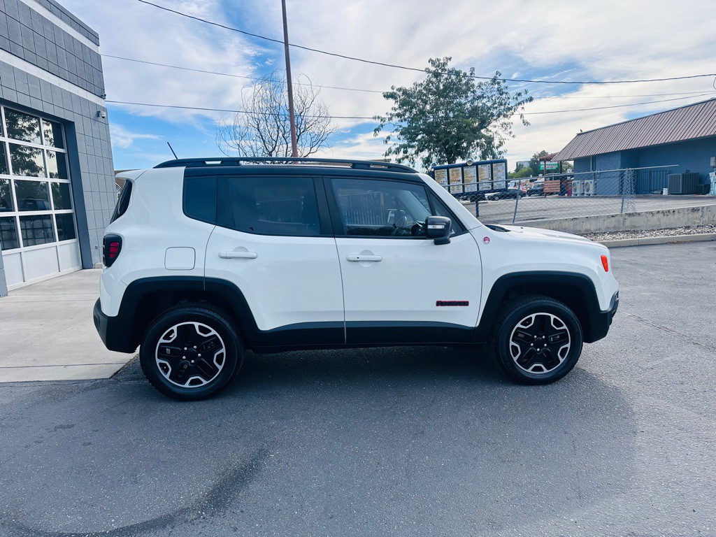 2016 Jeep Renegade Image 8