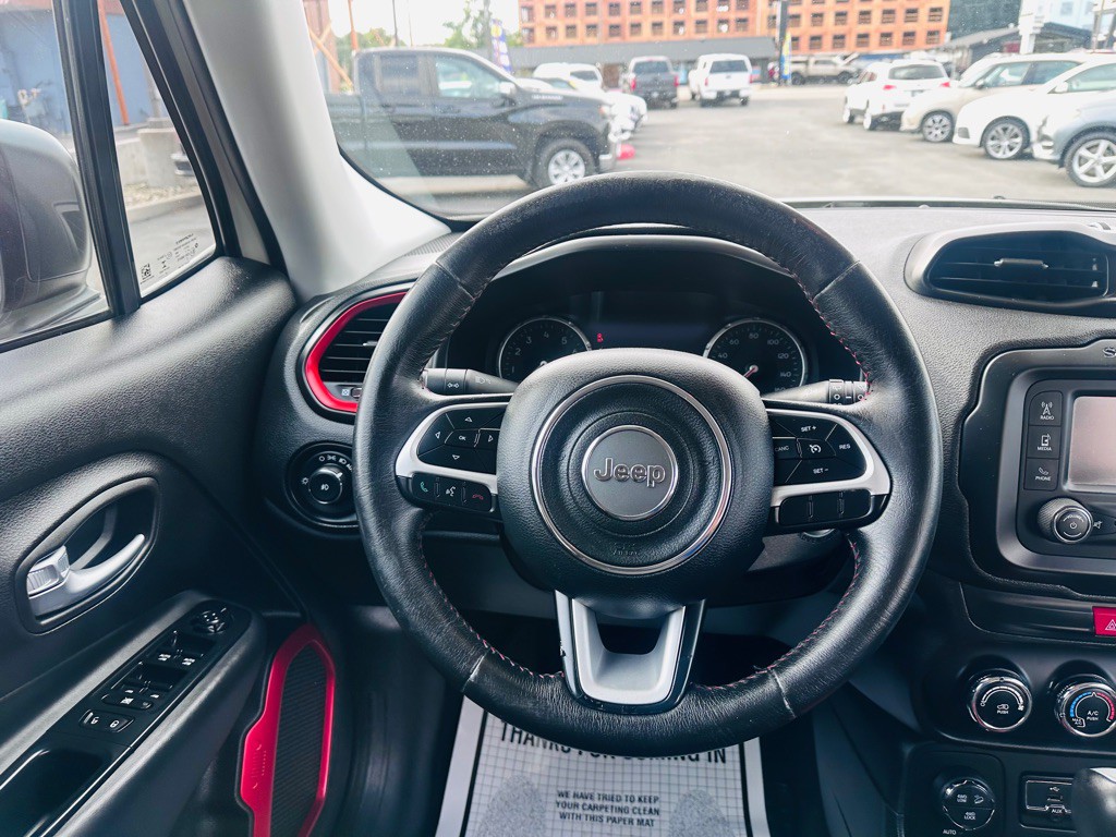 2016 Jeep Renegade Image 11