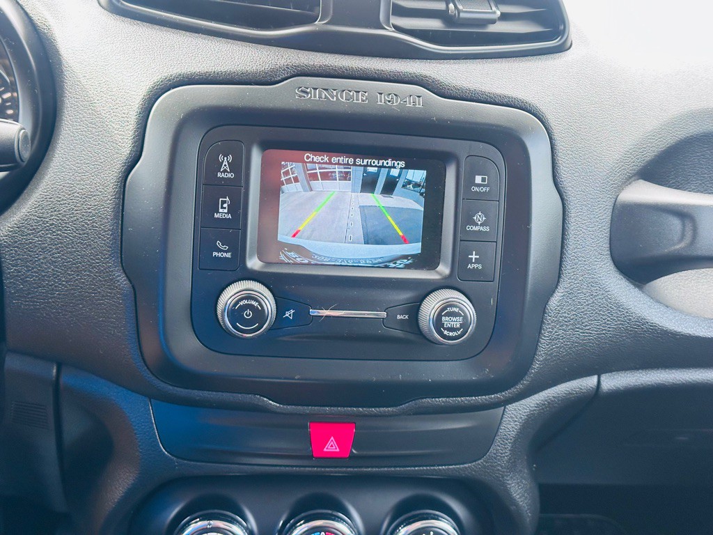 2016 Jeep Renegade Image 14
