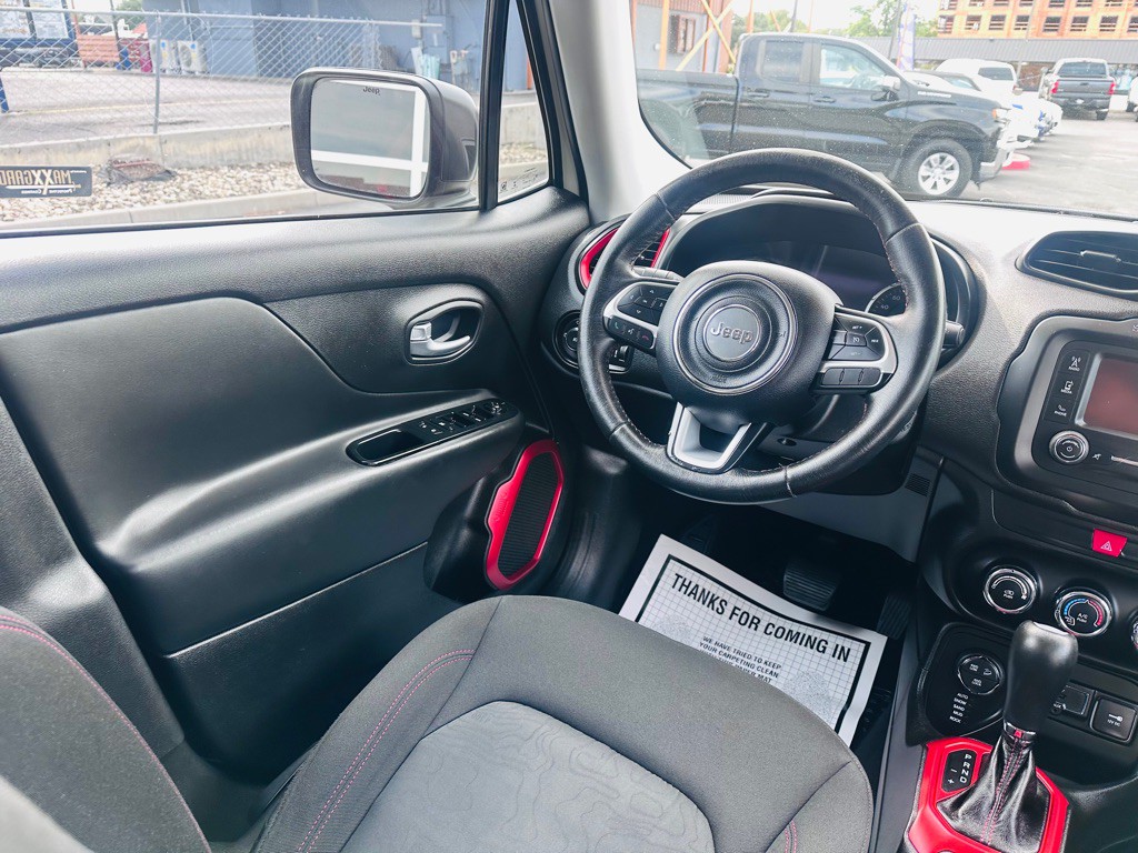 2016 Jeep Renegade Image 16