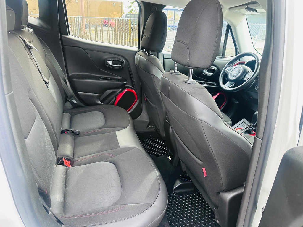 2016 Jeep Renegade Image 18