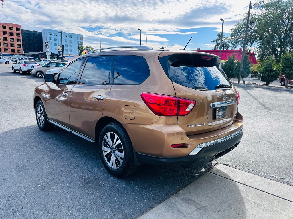 2017 Nissan Pathfinder Image 5