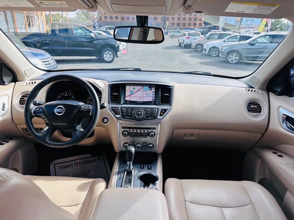2017 Nissan Pathfinder Image 9
