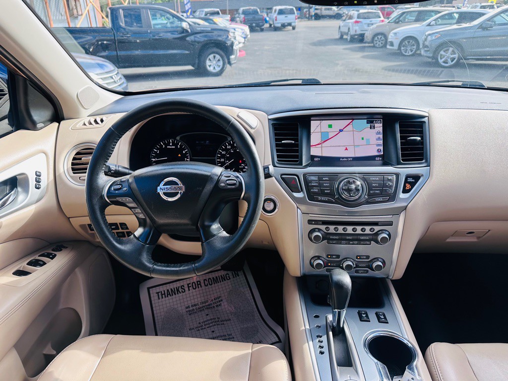 2017 Nissan Pathfinder Image 10