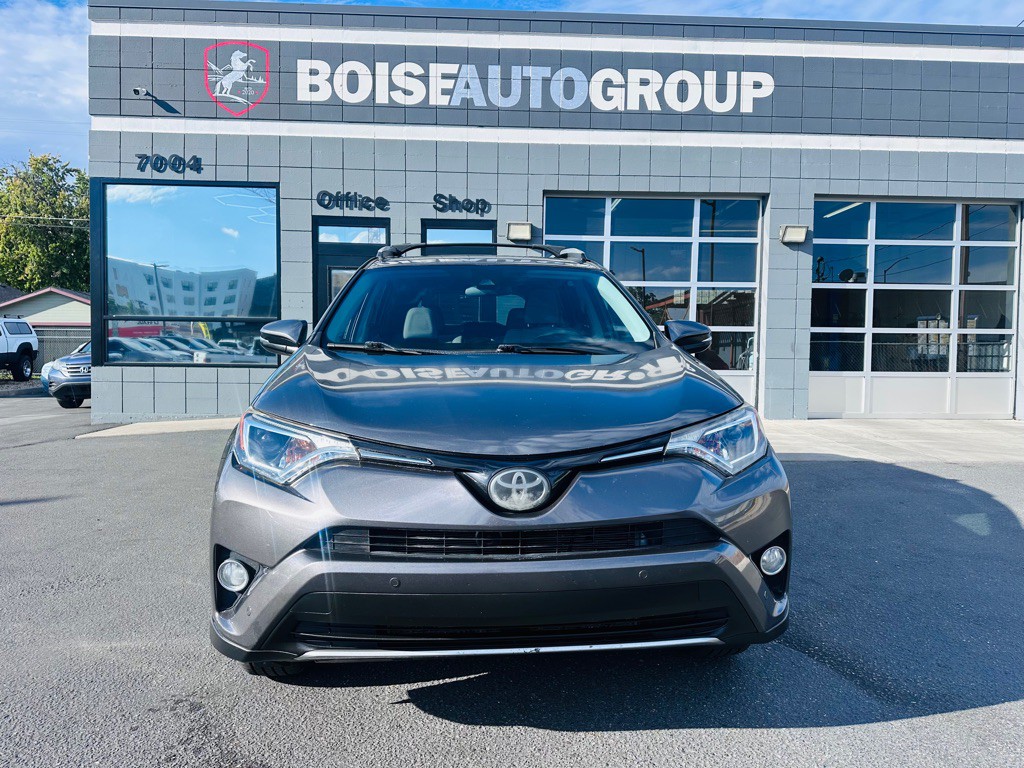 2017 Toyota Rav4 Image 2