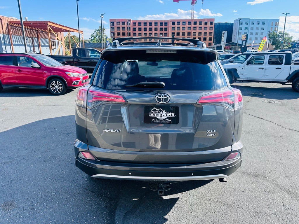 2017 Toyota Rav4 Image 5