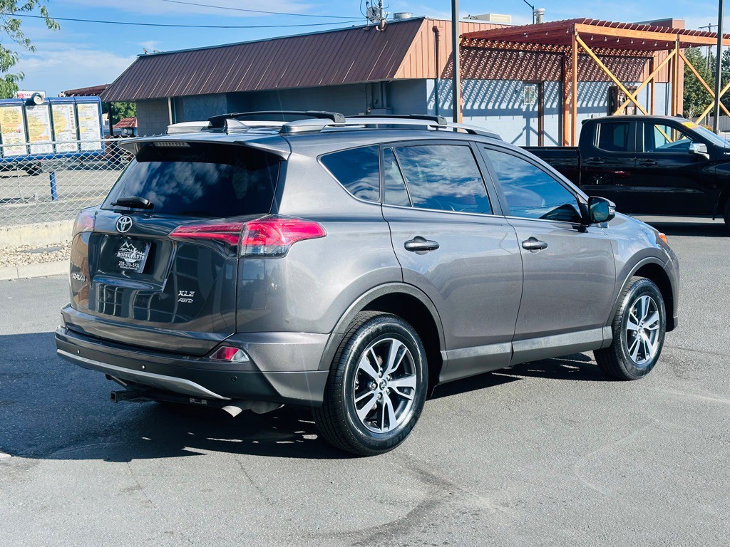 2017 Toyota Rav4 Image 6