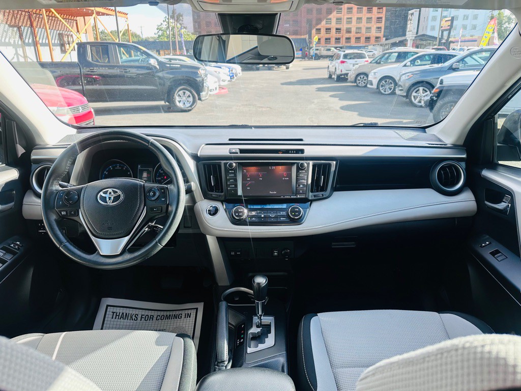2017 Toyota Rav4 Image 8