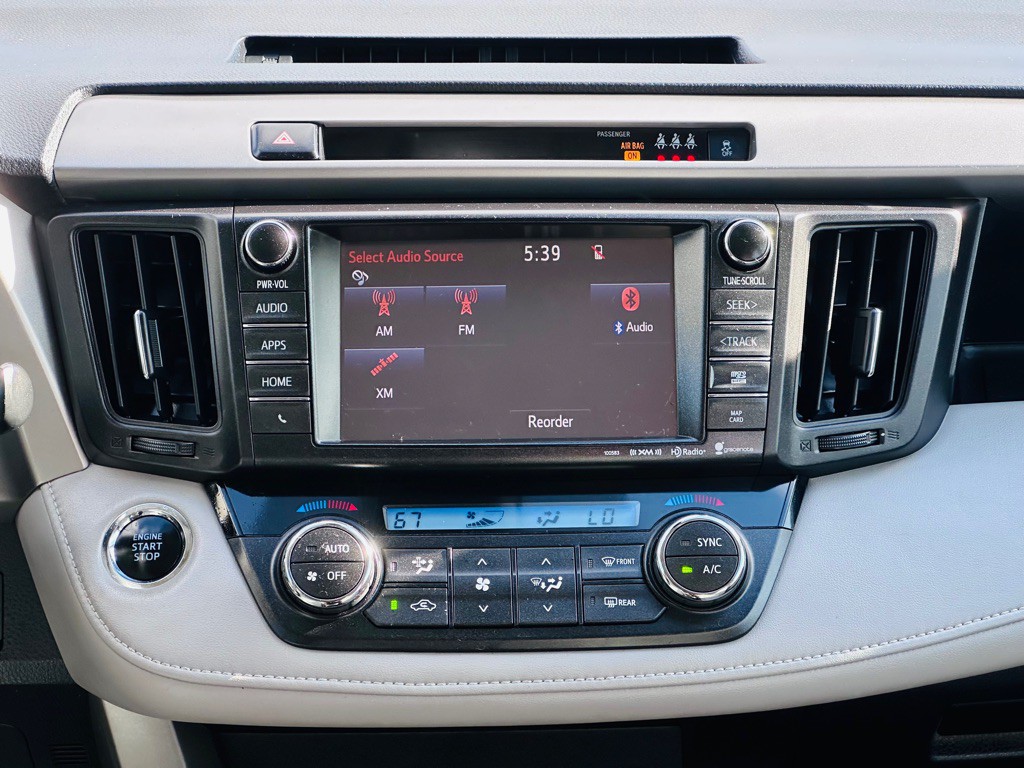 2017 Toyota Rav4 Image 11