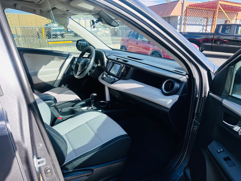 2017 Toyota Rav4 Image 16