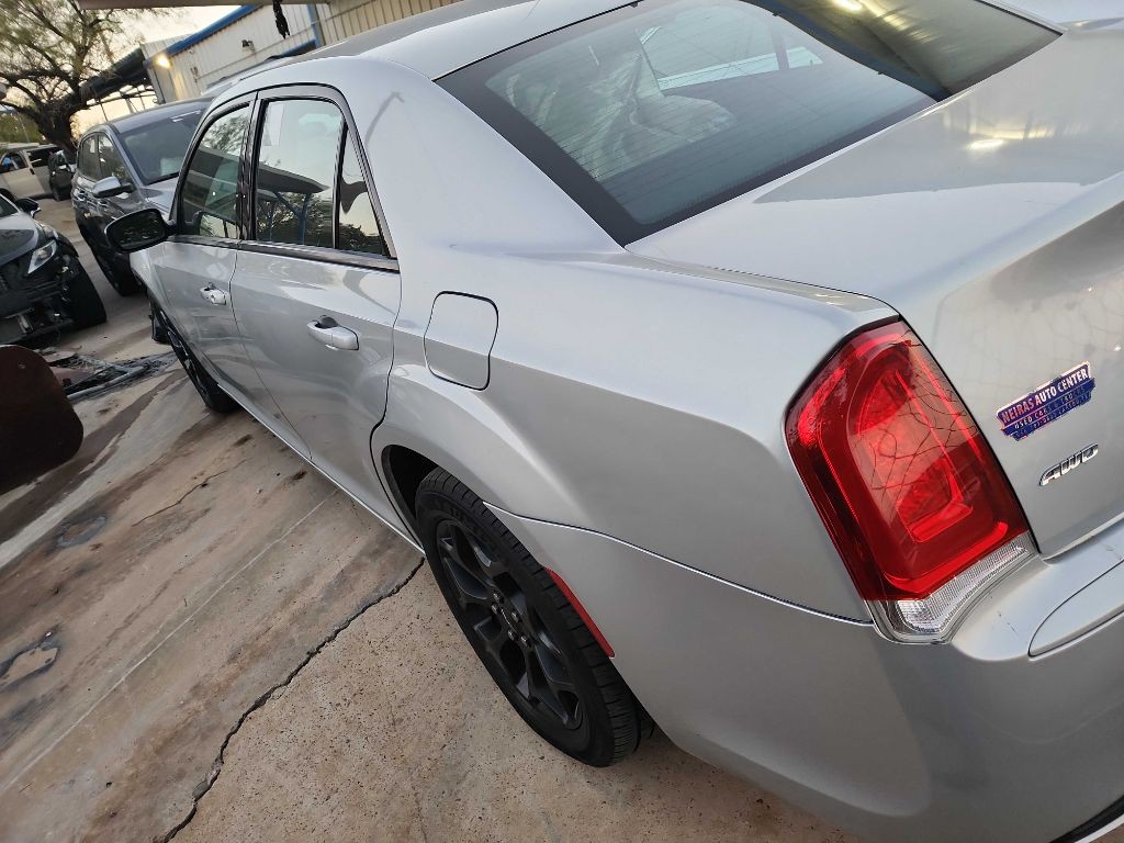 2020 Chrysler 300 Image 3