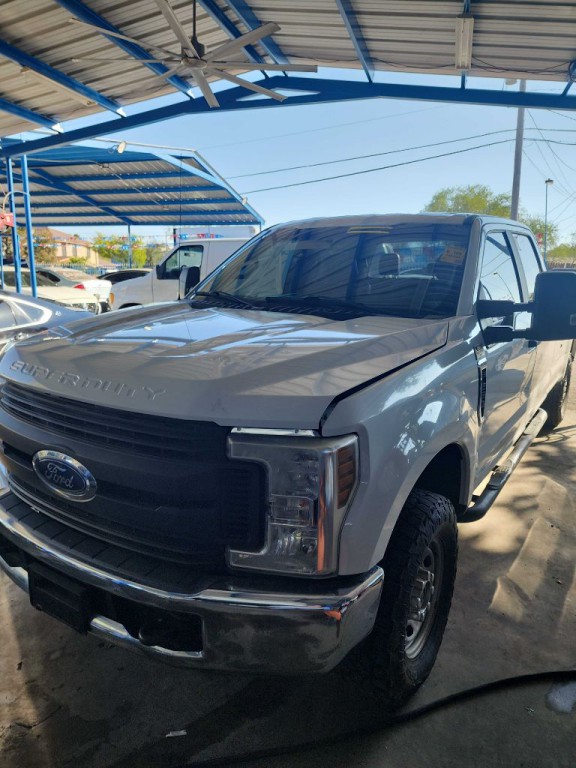 2018 Ford F-250 Image 2