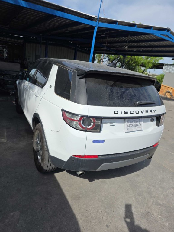 2017 Land Rover Discovery Sport Image 2