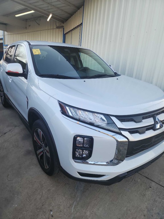 2022 Mitsubishi Outlander Image 3