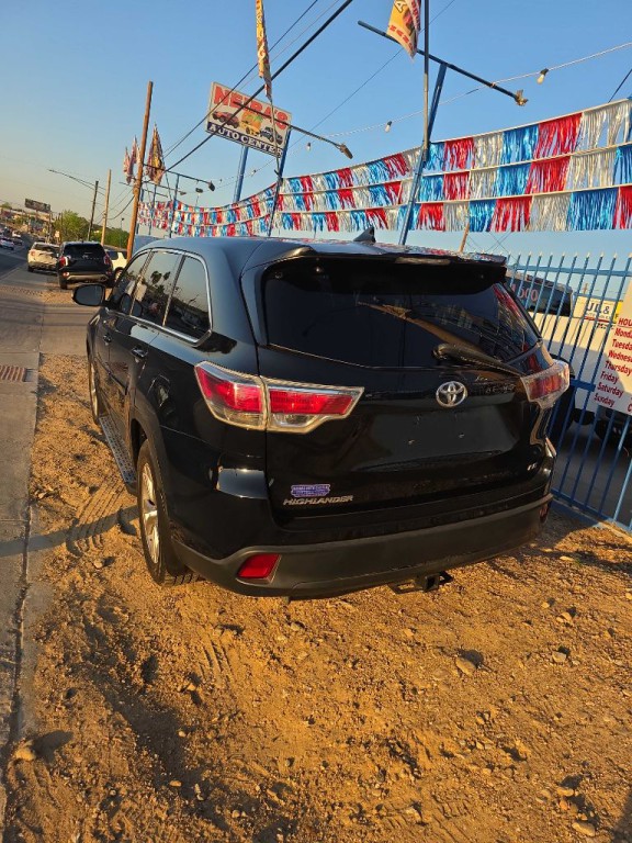 2015 Toyota Highlander Image 2